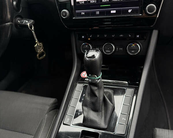 Серый Шкода Суперб, объемом двигателя 1.97 л и пробегом 361 тыс. км за 14600 $, фото 10 на Automoto.ua