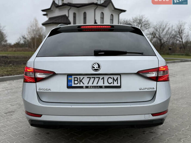 Серый Шкода Суперб, объемом двигателя 1.97 л и пробегом 361 тыс. км за 14600 $, фото 8 на Automoto.ua