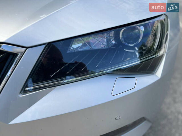 Серый Шкода Суперб, объемом двигателя 2 л и пробегом 162 тыс. км за 19499 $, фото 10 на Automoto.ua