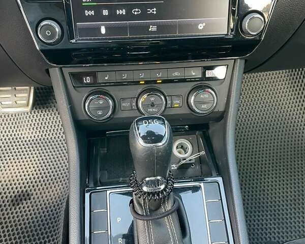 Сірий Шкода Суперб, об'ємом двигуна 2 л та пробігом 360 тис. км за 15500 $, фото 1 на Automoto.ua