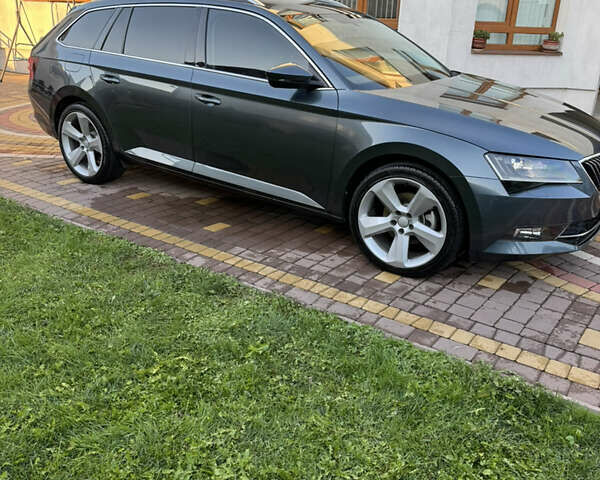 Серый Шкода Суперб, объемом двигателя 1.97 л и пробегом 272 тыс. км за 17500 $, фото 4 на Automoto.ua