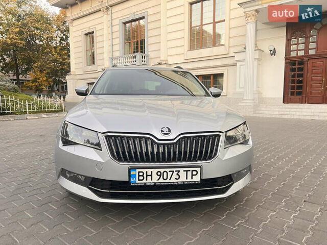 Серый Шкода Суперб, объемом двигателя 2 л и пробегом 188 тыс. км за 13999 $, фото 9 на Automoto.ua