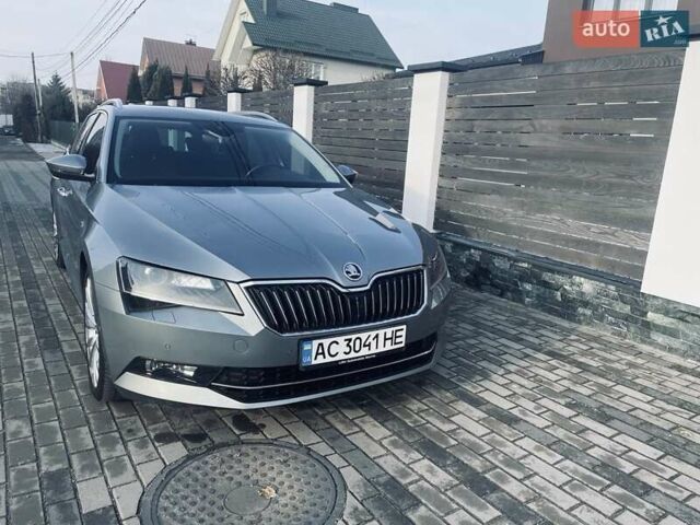 Серый Шкода Суперб, объемом двигателя 1.97 л и пробегом 320 тыс. км за 15500 $, фото 2 на Automoto.ua