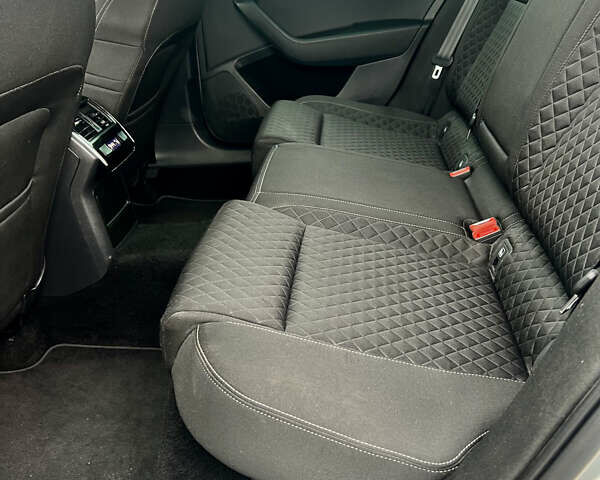 Серый Шкода Суперб, объемом двигателя 1.97 л и пробегом 265 тыс. км за 16000 $, фото 41 на Automoto.ua