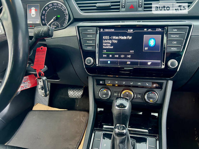 Серый Шкода Суперб, объемом двигателя 1.97 л и пробегом 265 тыс. км за 16000 $, фото 27 на Automoto.ua