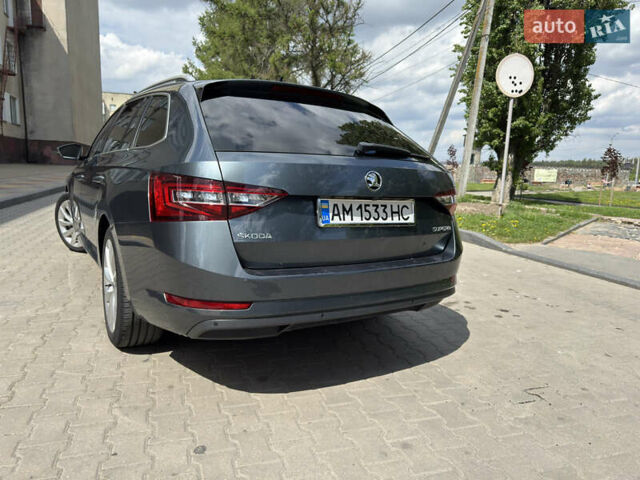 Серый Шкода Суперб, объемом двигателя 1.97 л и пробегом 335 тыс. км за 17600 $, фото 2 на Automoto.ua