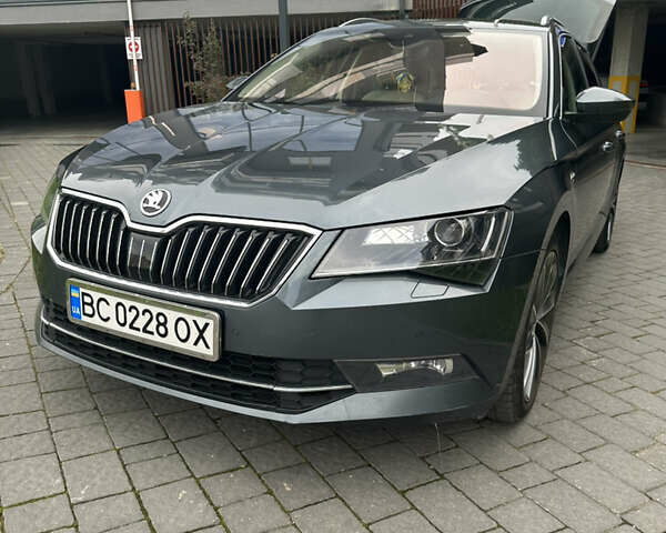 Серый Шкода Суперб, объемом двигателя 1.97 л и пробегом 190 тыс. км за 22500 $, фото 1 на Automoto.ua