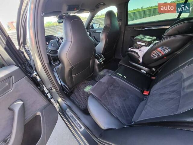 Серый Шкода Суперб, объемом двигателя 1.97 л и пробегом 237 тыс. км за 21000 $, фото 9 на Automoto.ua