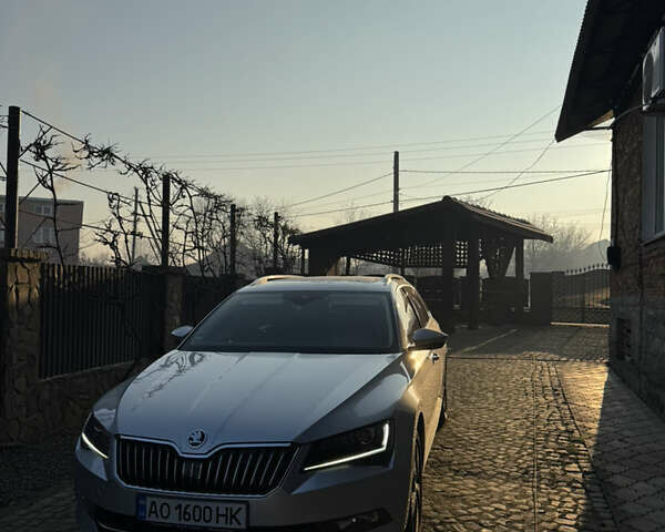 Шкода Суперб 2017 в Хусте на Automoto.ua Серый Шкода Суперб, объемом двигателя 2 л и пробегом 226 тыс. км за 20000 $, фото 55 на Automoto.ua