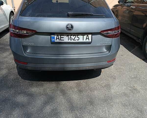 Серый Шкода Суперб, объемом двигателя 1.8 л и пробегом 113 тыс. км за 18800 $, фото 1 на Automoto.ua