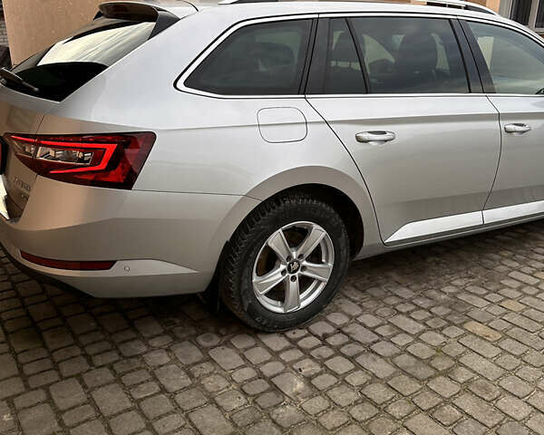 Серый Шкода Суперб, объемом двигателя 1.97 л и пробегом 210 тыс. км за 20300 $, фото 7 на Automoto.ua