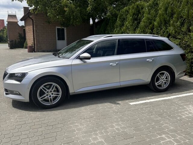 Сірий Шкода Суперб, об'ємом двигуна 2 л та пробігом 200 тис. км за 20000 $, фото 2 на Automoto.ua