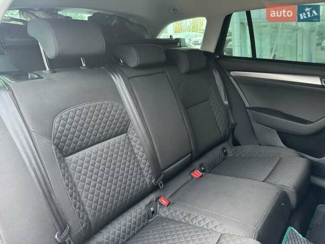 Серый Шкода Суперб, объемом двигателя 2 л и пробегом 187 тыс. км за 17900 $, фото 23 на Automoto.ua