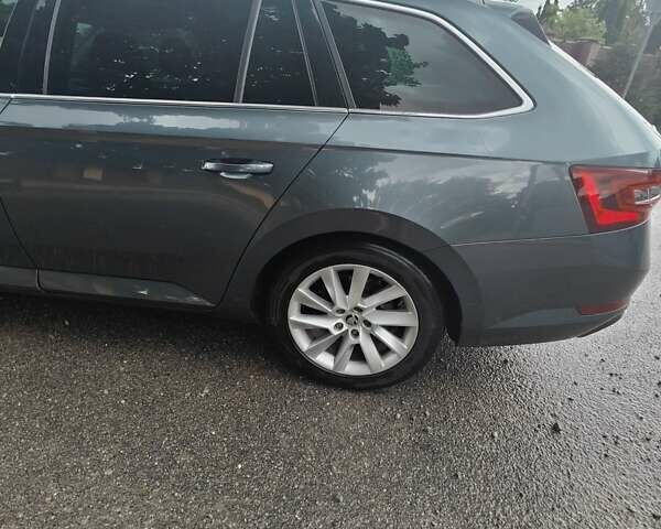 Сірий Шкода Суперб, об'ємом двигуна 1.97 л та пробігом 186 тис. км за 21100 $, фото 4 на Automoto.ua