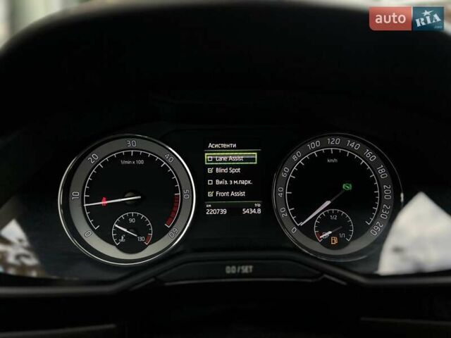 Шкода Суперб 2018 у Рівному на Automoto.ua Сірий Шкода Суперб, об'ємом двигуна 1.97 л та пробігом 220 тис. км за 20700 $, фото 77 на Automoto.ua