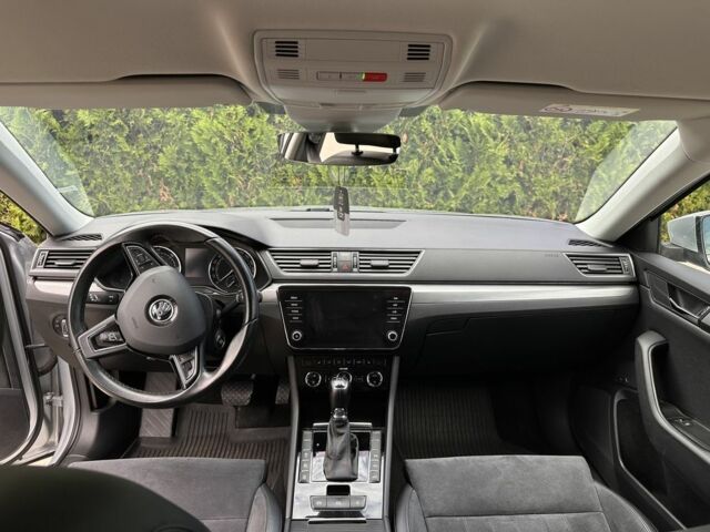 Сірий Шкода Суперб, об'ємом двигуна 2 л та пробігом 200 тис. км за 20000 $, фото 5 на Automoto.ua