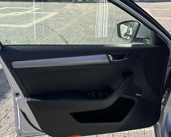 Серый Шкода Суперб, объемом двигателя 1.97 л и пробегом 210 тыс. км за 20350 $, фото 16 на Automoto.ua