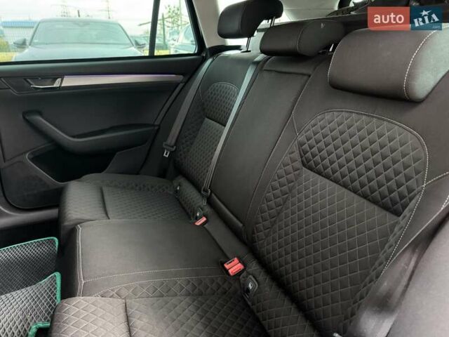 Серый Шкода Суперб, объемом двигателя 2 л и пробегом 187 тыс. км за 17900 $, фото 20 на Automoto.ua