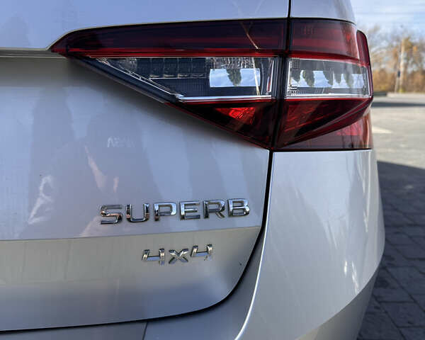 Серый Шкода Суперб, объемом двигателя 1.97 л и пробегом 210 тыс. км за 20350 $, фото 4 на Automoto.ua