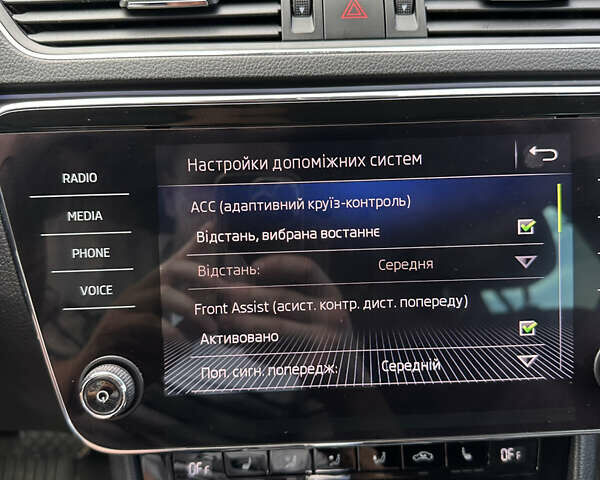 Серый Шкода Суперб, объемом двигателя 1.97 л и пробегом 210 тыс. км за 20350 $, фото 26 на Automoto.ua