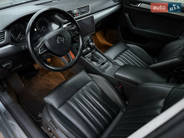 Серый Шкода Суперб, объемом двигателя 2 л и пробегом 237 тыс. км за 19000 $, фото 37 на Automoto.ua