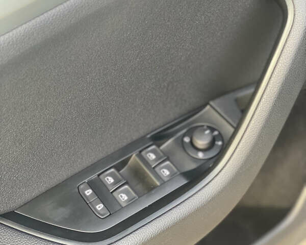 Сірий Шкода Суперб, об'ємом двигуна 1.97 л та пробігом 173 тис. км за 18999 $, фото 13 на Automoto.ua