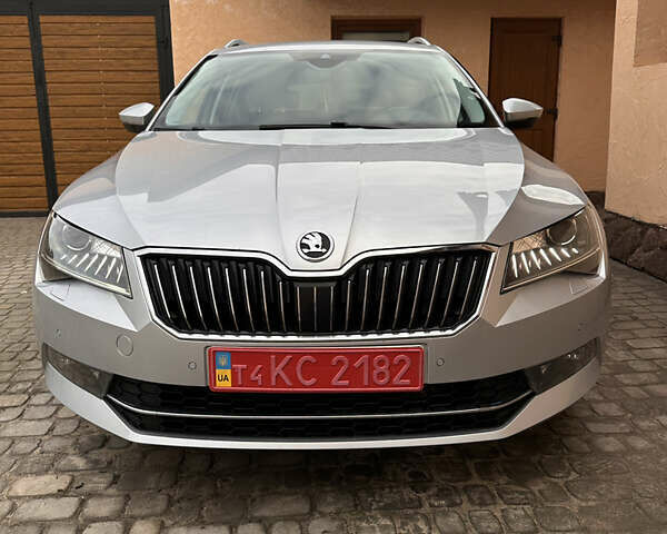 Серый Шкода Суперб, объемом двигателя 1.97 л и пробегом 210 тыс. км за 20300 $, фото 3 на Automoto.ua