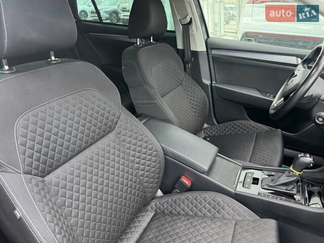 Серый Шкода Суперб, объемом двигателя 2 л и пробегом 187 тыс. км за 17900 $, фото 25 на Automoto.ua