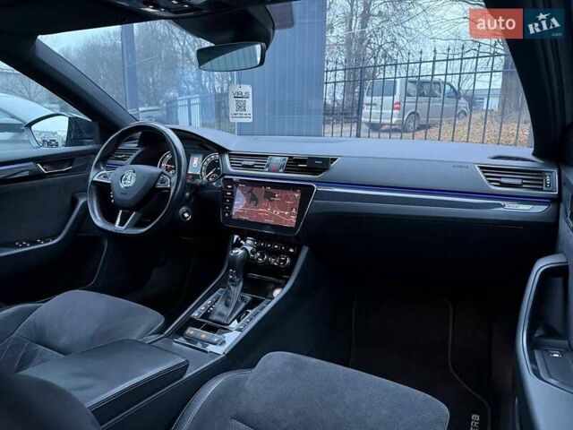 Сірий Шкода Суперб, об'ємом двигуна 1.97 л та пробігом 180 тис. км за 23999 $, фото 26 на Automoto.ua