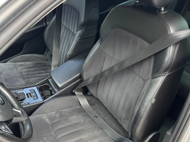 Сірий Шкода Суперб, об'ємом двигуна 2 л та пробігом 200 тис. км за 20000 $, фото 6 на Automoto.ua