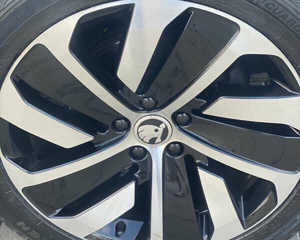 Сірий Шкода Суперб, об'ємом двигуна 1.97 л та пробігом 173 тис. км за 18999 $, фото 5 на Automoto.ua