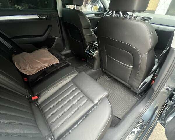 Серый Шкода Суперб, объемом двигателя 1.97 л и пробегом 228 тыс. км за 19000 $, фото 11 на Automoto.ua