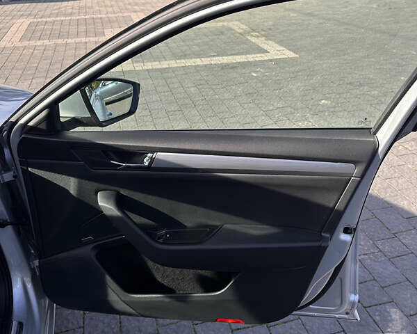 Серый Шкода Суперб, объемом двигателя 1.97 л и пробегом 210 тыс. км за 20350 $, фото 42 на Automoto.ua