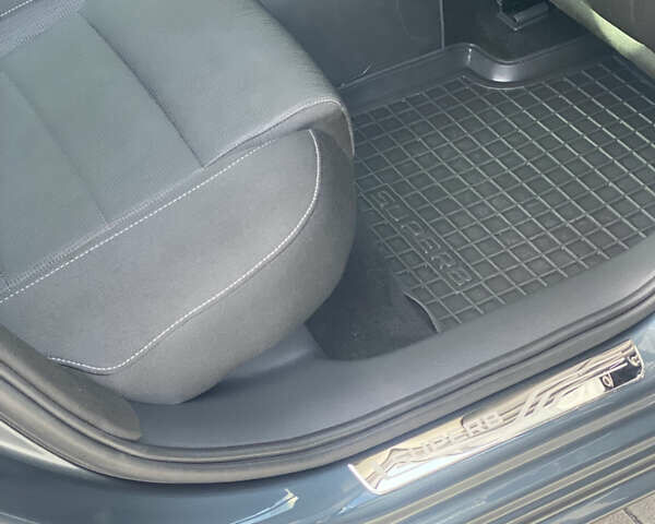 Сірий Шкода Суперб, об'ємом двигуна 1.97 л та пробігом 173 тис. км за 18999 $, фото 9 на Automoto.ua