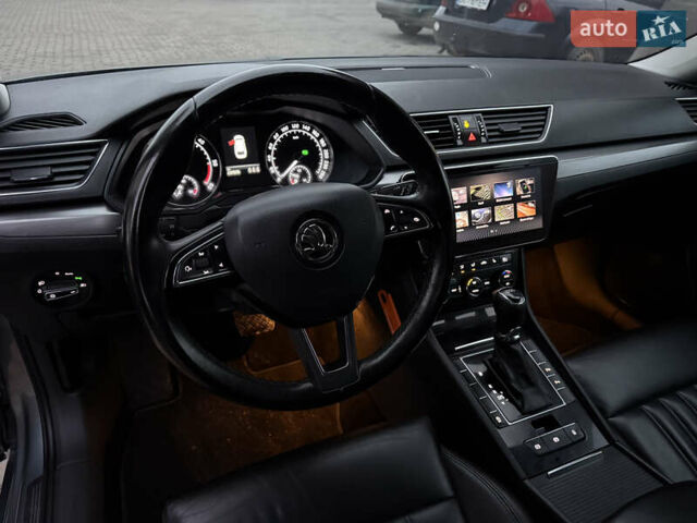 Сірий Шкода Суперб, об'ємом двигуна 2 л та пробігом 237 тис. км за 18999 $, фото 11 на Automoto.ua