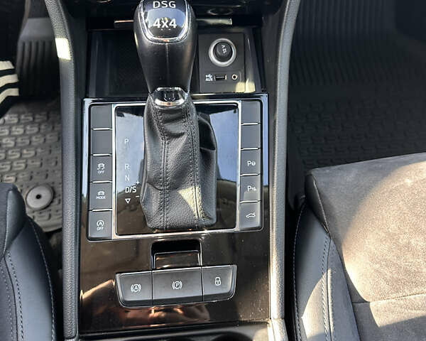 Серый Шкода Суперб, объемом двигателя 1.97 л и пробегом 210 тыс. км за 20350 $, фото 18 на Automoto.ua