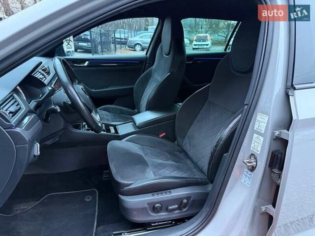 Сірий Шкода Суперб, об'ємом двигуна 1.97 л та пробігом 180 тис. км за 23999 $, фото 15 на Automoto.ua