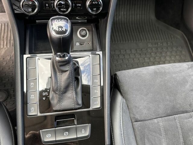 Сірий Шкода Суперб, об'ємом двигуна 2 л та пробігом 200 тис. км за 20000 $, фото 7 на Automoto.ua