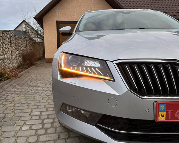 Серый Шкода Суперб, объемом двигателя 1.97 л и пробегом 210 тыс. км за 20300 $, фото 1 на Automoto.ua