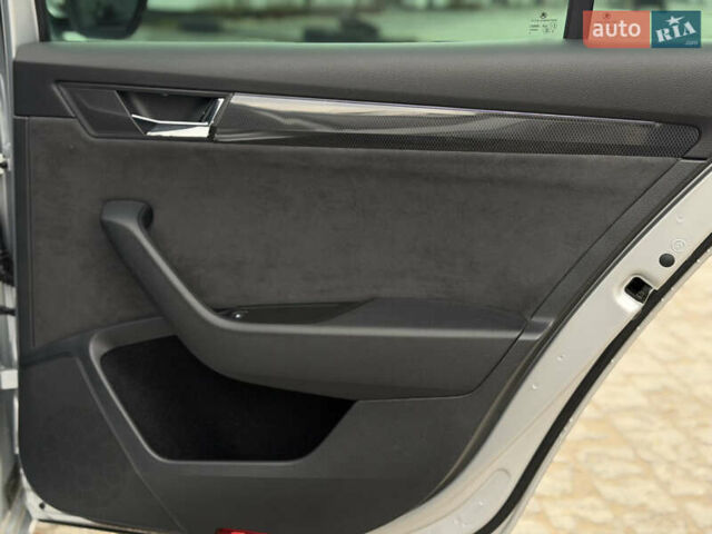 Серый Шкода Суперб, объемом двигателя 2 л и пробегом 265 тыс. км за 19900 $, фото 25 на Automoto.ua