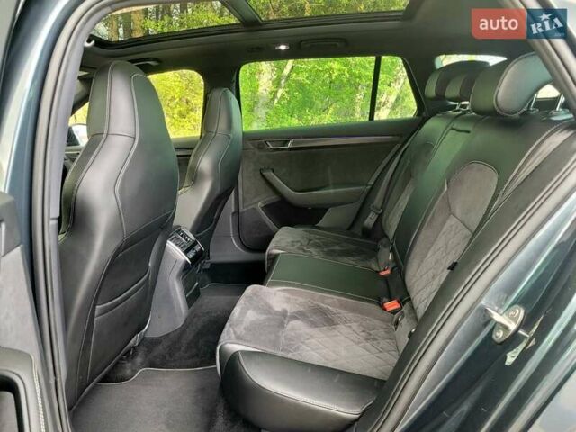 Сірий Шкода Суперб, об'ємом двигуна 2 л та пробігом 224 тис. км за 25999 $, фото 31 на Automoto.ua