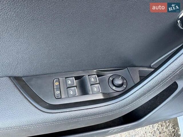 Серый Шкода Суперб, объемом двигателя 2 л и пробегом 128 тыс. км за 28390 $, фото 19 на Automoto.ua