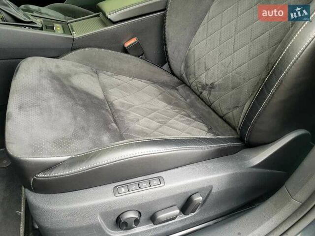 Сірий Шкода Суперб, об'ємом двигуна 2 л та пробігом 224 тис. км за 25999 $, фото 24 на Automoto.ua