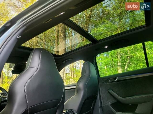 Сірий Шкода Суперб, об'ємом двигуна 2 л та пробігом 224 тис. км за 25999 $, фото 30 на Automoto.ua
