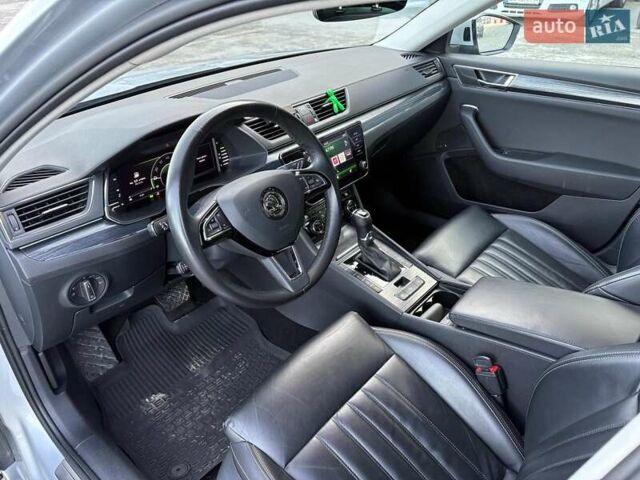 Серый Шкода Суперб, объемом двигателя 2 л и пробегом 128 тыс. км за 28390 $, фото 23 на Automoto.ua
