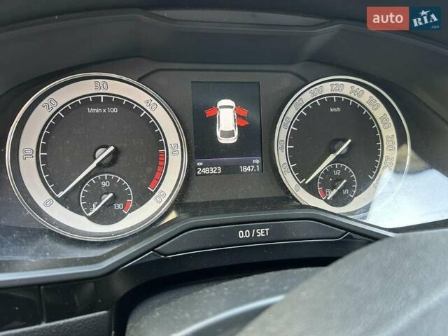 Серый Шкода Суперб, объемом двигателя 2 л и пробегом 248 тыс. км за 21800 $, фото 17 на Automoto.ua