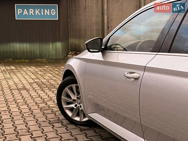 Серый Шкода Суперб, объемом двигателя 2 л и пробегом 302 тыс. км за 20200 $, фото 11 на Automoto.ua