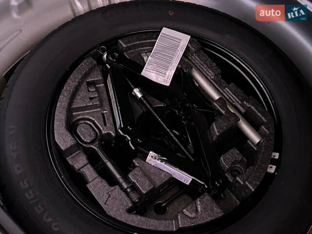 Серый Шкода Суперб, объемом двигателя 2 л и пробегом 302 тыс. км за 20200 $, фото 38 на Automoto.ua