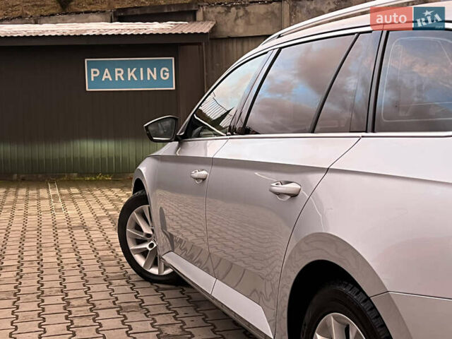 Серый Шкода Суперб, объемом двигателя 2 л и пробегом 302 тыс. км за 20200 $, фото 10 на Automoto.ua