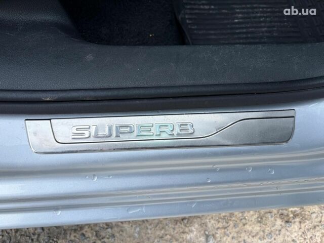 Серый Шкода Суперб, объемом двигателя 2 л и пробегом 128 тыс. км за 28390 $, фото 46 на Automoto.ua